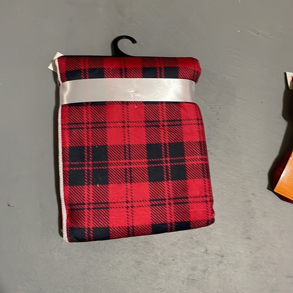 Baby Blanket with Hat & Mitt set - Picture 5 of 5